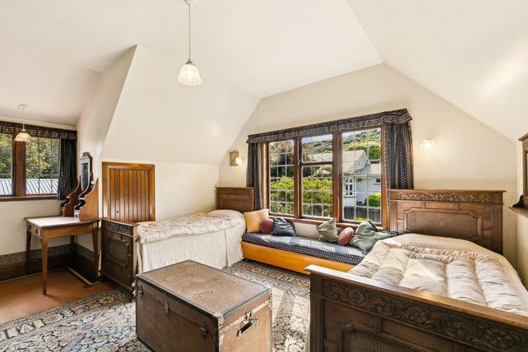 Photo of property in 1 Woodmancote Road, Khandallah, Wellington, 6035