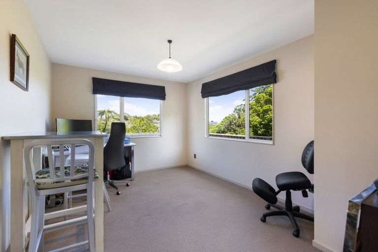 Photo of property in 51b Maungaraki Road, Korokoro, Lower Hutt, 5012