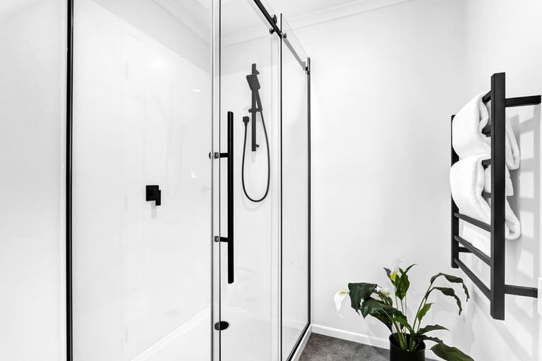 Photo of property in 7 Lombardy Place, Whalers Gate, New Plymouth, 4310