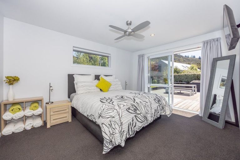 Photo of property in 43 Kingfisher Crescent, Albert Town, Wanaka, 9305