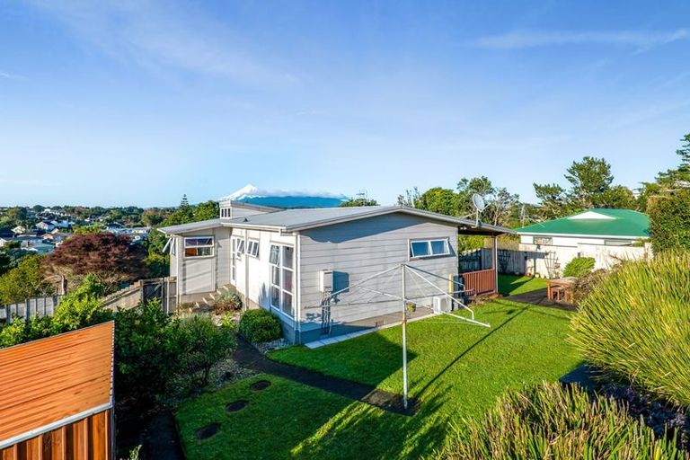 Photo of property in 94a Bayly Road, Blagdon, New Plymouth, 4310