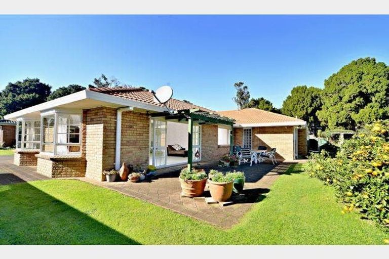 Photo of property in 19a Butterworth Avenue, Opaheke, Papakura, 2113