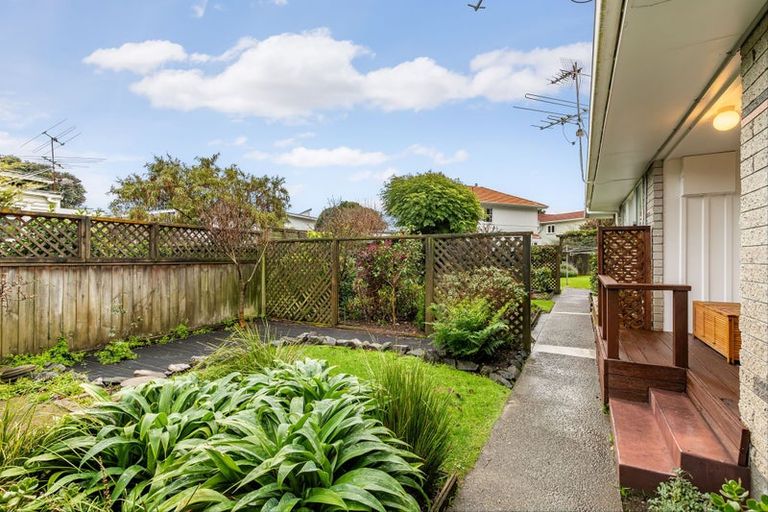 Photo of property in 8/238 Muritai Road, Eastbourne, Lower Hutt, 5013