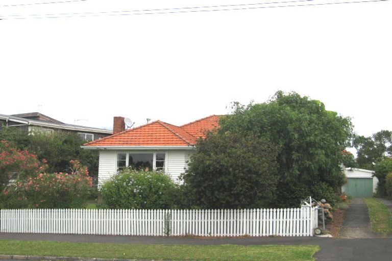 Photo of property in 15 Paddington Street, Glen Innes, Auckland, 1072