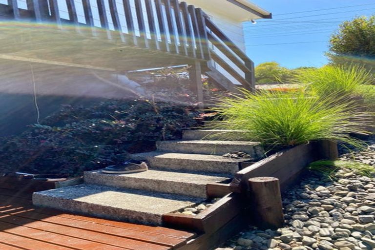 Photo of property in 21 Eskdale Road, Birkdale, Auckland, 0626