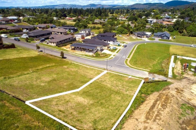 Photo of property in 21 Baxendale Drive, Matipo Heights, Rotorua, 3015