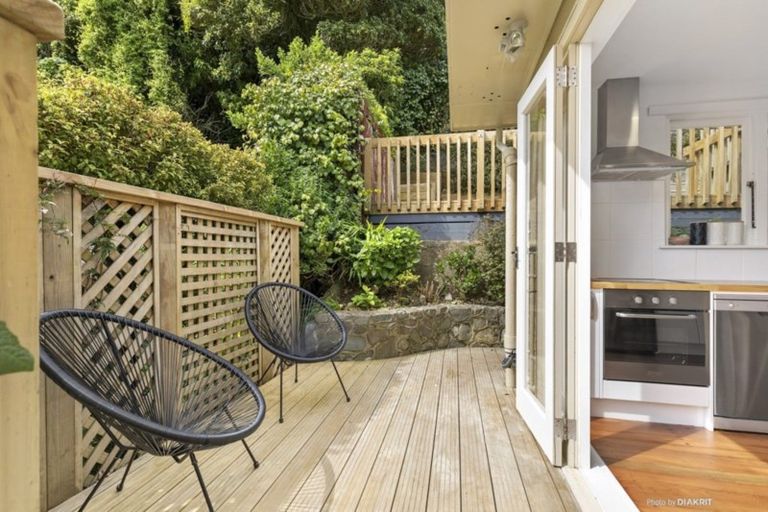 Photo of property in 70 Curtis Street, Northland, Wellington, 6012