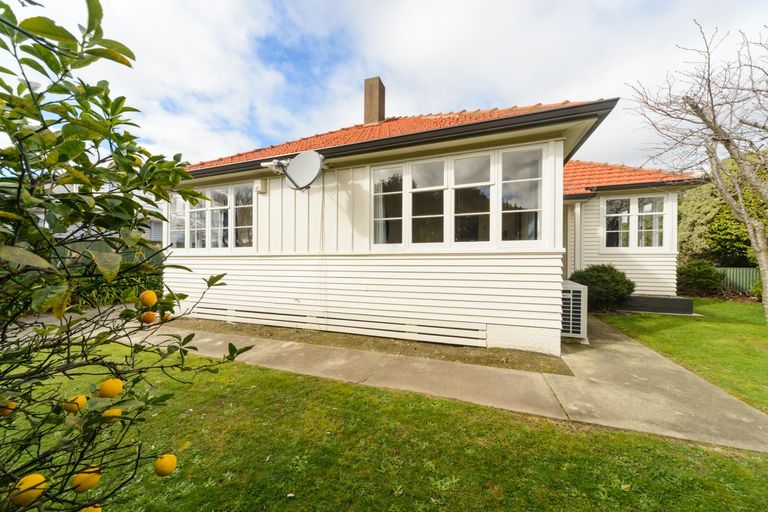 Photo of property in 8 Hulme Street, Roslyn, Palmerston North, 4414