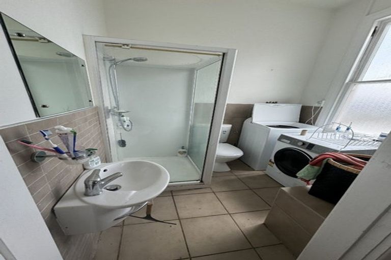 Photo of property in 77 Brougham Street, Mount Victoria, Wellington, 6011