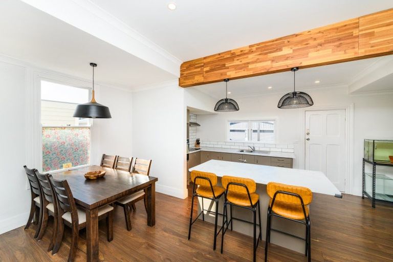 Photo of property in 84 Featherston Street, Takaro, Palmerston North, 4412