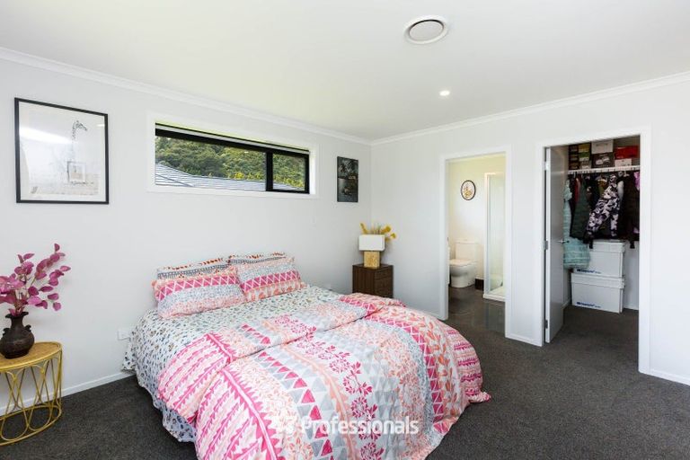 Photo of property in 115 Mawai Hakona Drive, Wallaceville, Upper Hutt, 5018