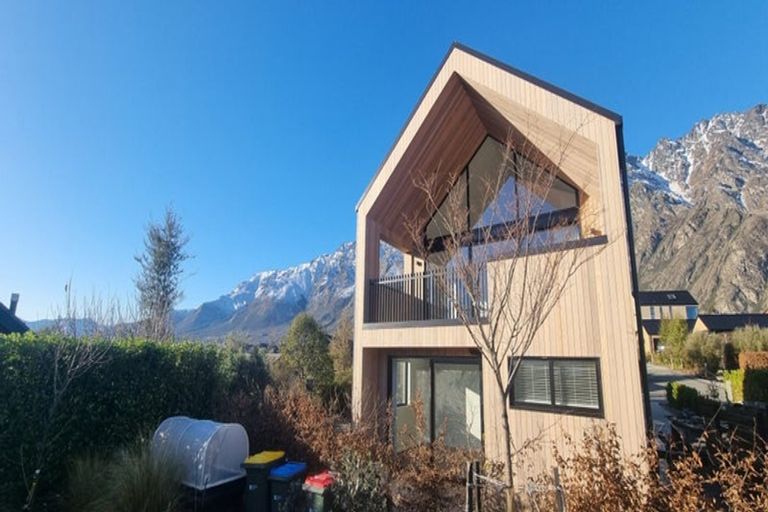 Photo of property in 6 Arran Lane, Jacks Point, Queenstown, 9371