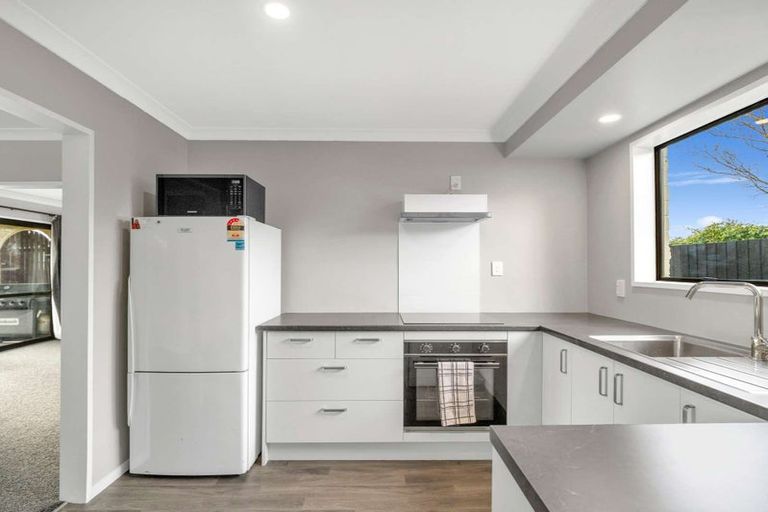 Photo of property in 12 Mchaffies Place, Wainoni, Christchurch, 8061