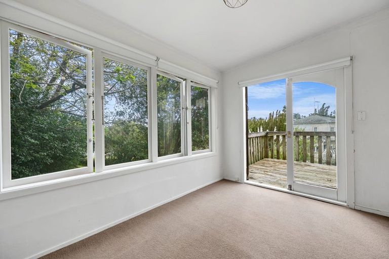 Photo of property in 37 Makiri Street, Helensville, 0800