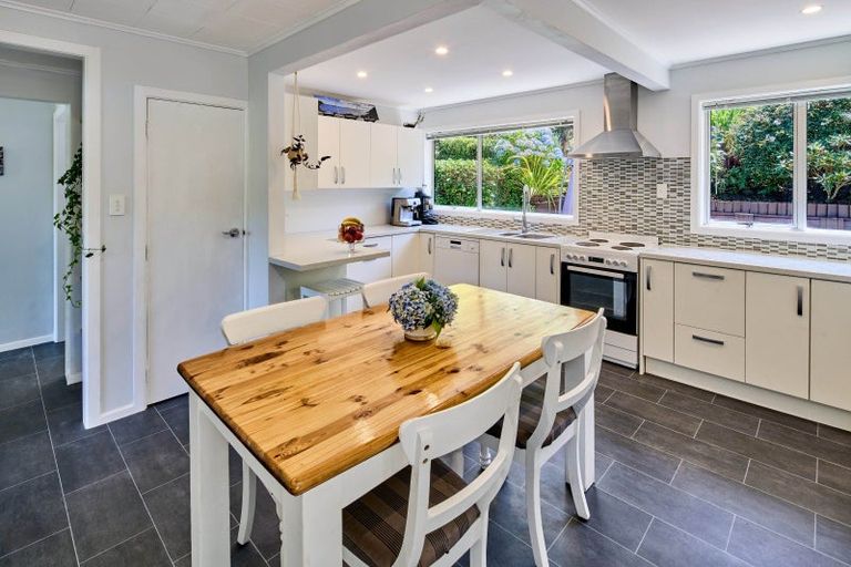 Photo of property in 22 Rintoul Grove, Stokes Valley, Lower Hutt, 5019