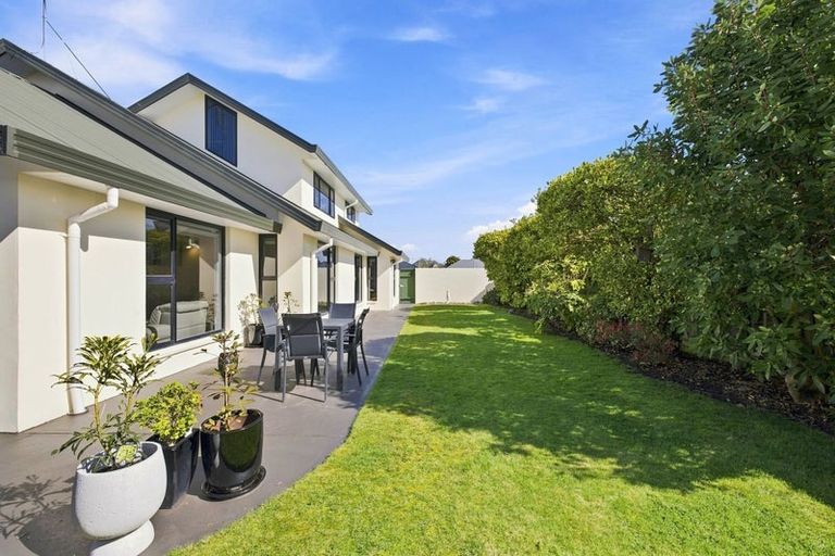 Photo of property in 52 Anglesea Avenue, Parklands, Christchurch, 8083
