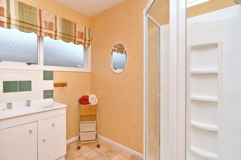 Photo of property in 2/1 Larkhill Place, Russley, Christchurch, 8042