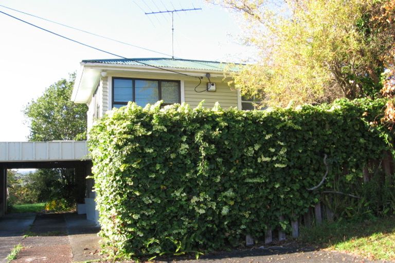 Photo of property in 3 Braebank Lane, Te Atatu South, Auckland, 0610