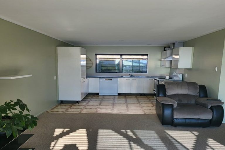 Photo of property in 12 Tirowhanga Road, Paremata, Porirua, 5024