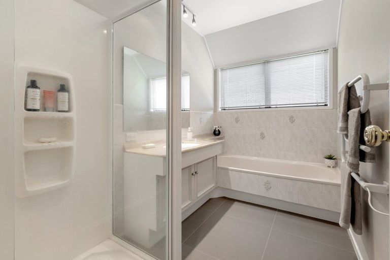 Photo of property in 12 Cumbrian Place, Conifer Grove, Takanini, 2112