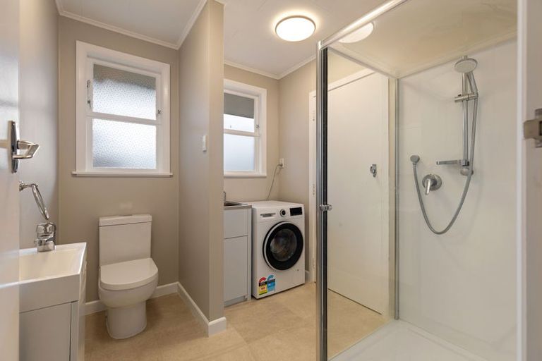 Photo of property in 4 Edwards Place, Terrace End, Palmerston North, 4410