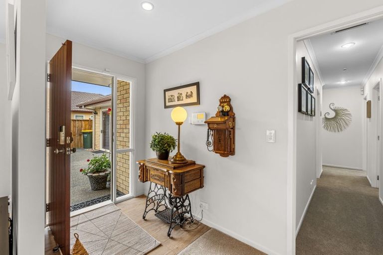 Photo of property in 9 Millstone Lane, Henderson, Auckland, 0612