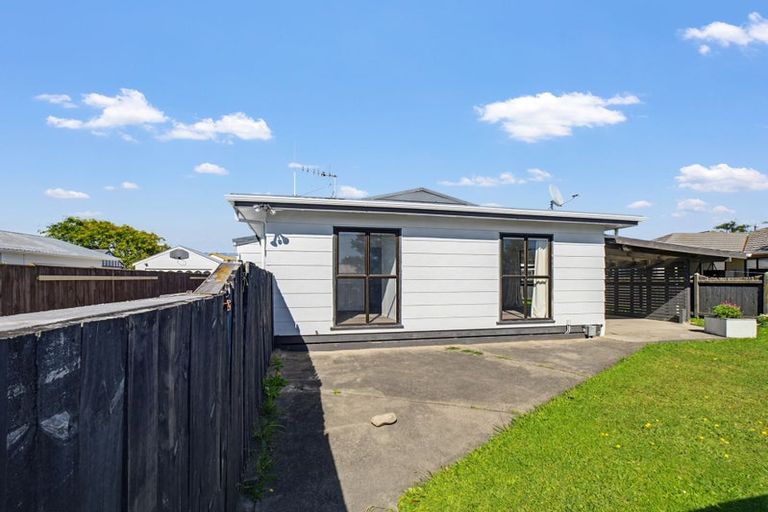 Photo of property in 22 Peter Hall Drive, Kelvin Grove, Palmerston North, 4414