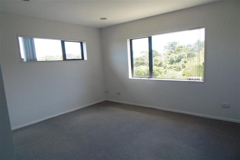 Photo of property in 11 Baker Street, Fairview Heights, Auckland, 0632