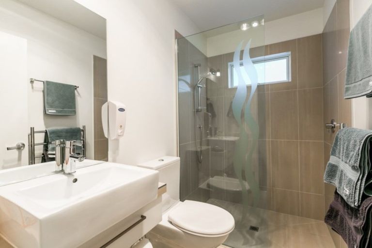 Photo of property in 3 Hikanui Drive, Havelock North, 4130