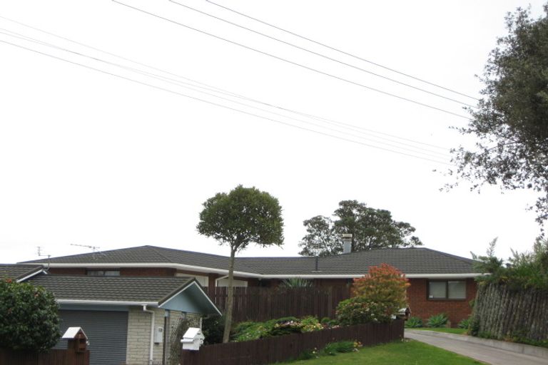 Photo of property in 2 Calvert Road, Moturoa, New Plymouth, 4310