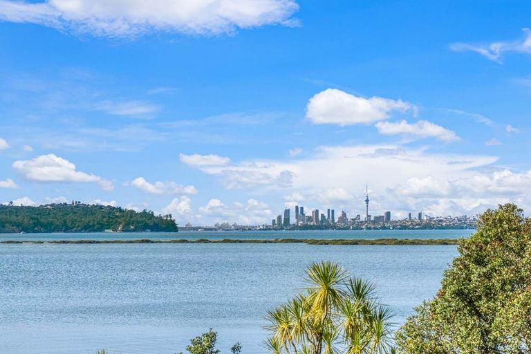 Photo of property in 66 Seacrest Drive, West Harbour, Auckland, 0618