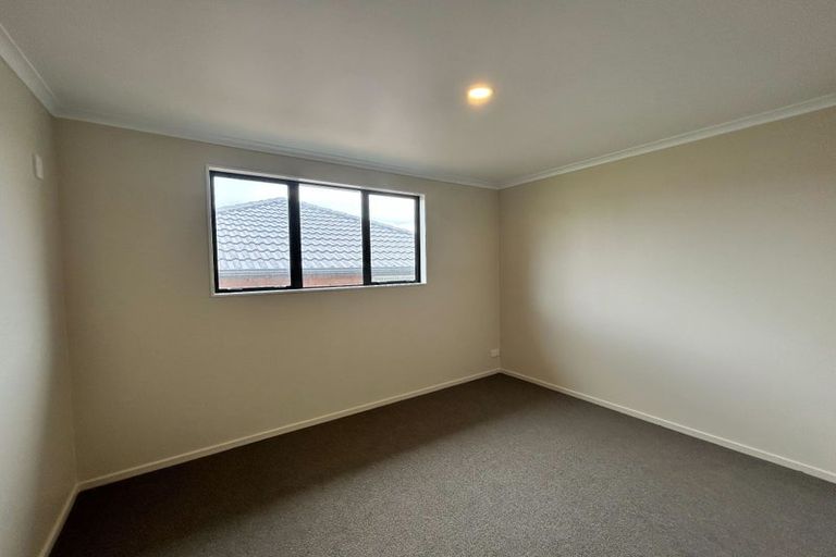 Photo of property in 50 Misty Valley Drive, Henderson, Auckland, 0612