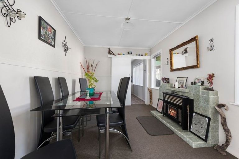 Photo of property in 2 Kereru Grove, Stokes Valley, Lower Hutt, 5019