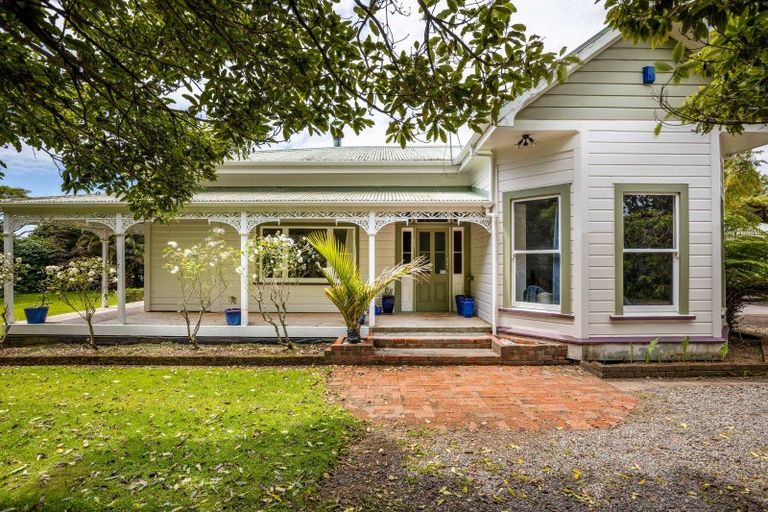 Photo of property in 26 Takiroa Street, Urenui, 4375