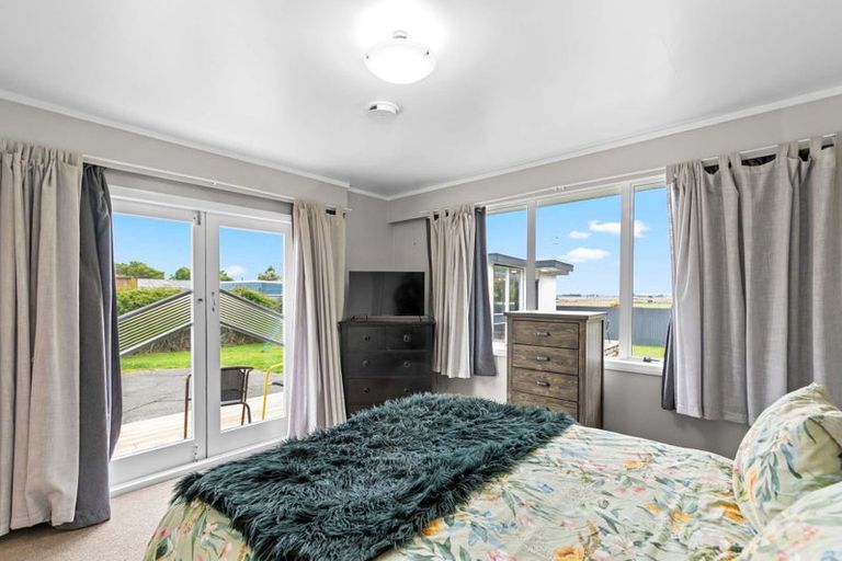 Photo of property in 33 Sutherland Crescent, Westbrook, Palmerston North, 4412