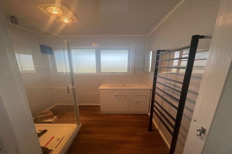 Photo of property in 77 Mould Street, Waitara, 4320