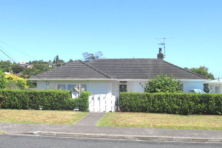 Photo of property in 2/14 Elliott Avenue, Bayview, Auckland, 0629
