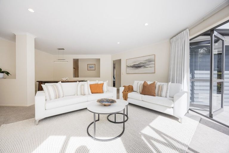 Photo of property in 22 Ballymore Drive, Pinehill, Auckland, 0632