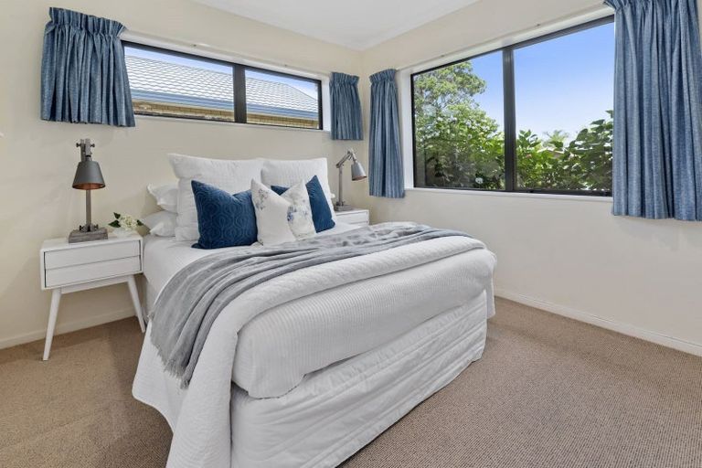 Photo of property in 24 Coventry Way, Long Bay, Auckland, 0630