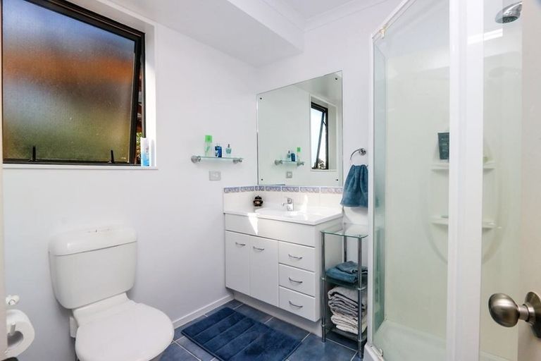 Photo of property in 6 Apsley Rise, Henderson, Auckland, 0612