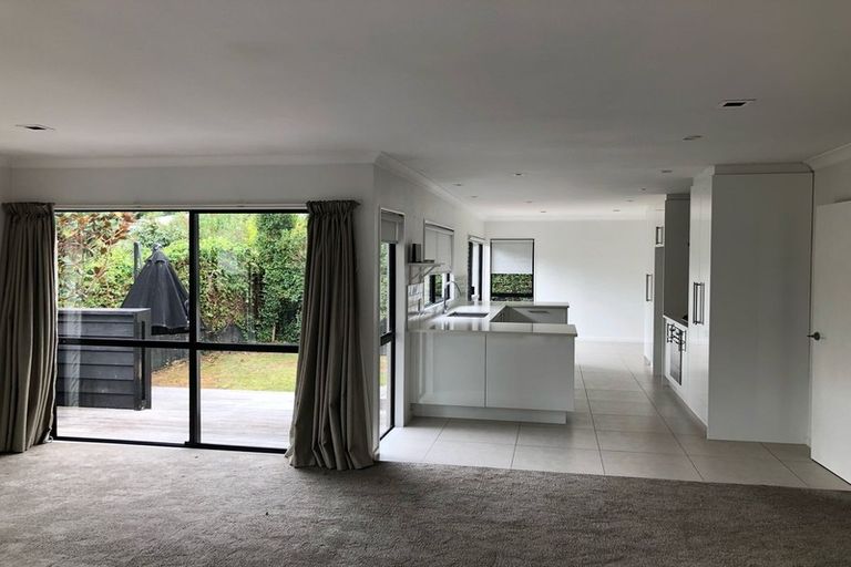 Photo of property in 54a Hattaway Avenue, Bucklands Beach, Auckland, 2012