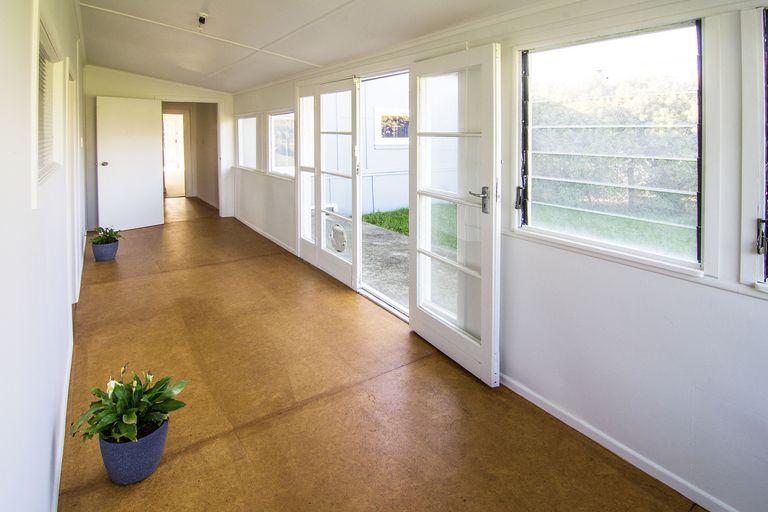 Photo of property in 14 Alfredton Road, Eketahuna, 4900