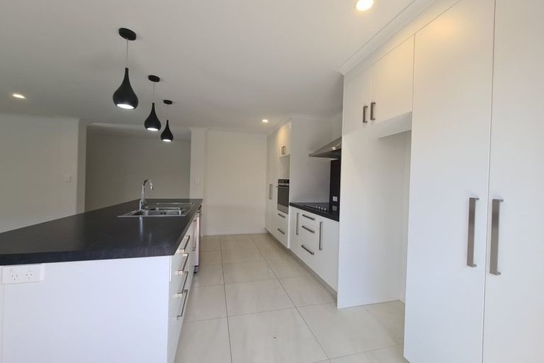 Photo of property in 10 Leet Crescent, Papamoa Beach, Papamoa, 3118