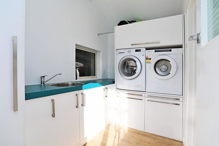 Photo of property in 43 Moore Road, Winton, 9781