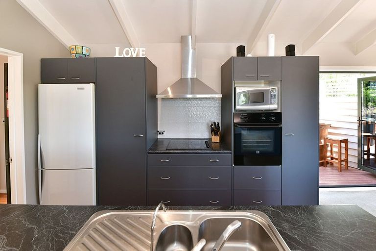 Photo of property in 3 Ngahere Views, Orewa, 0931