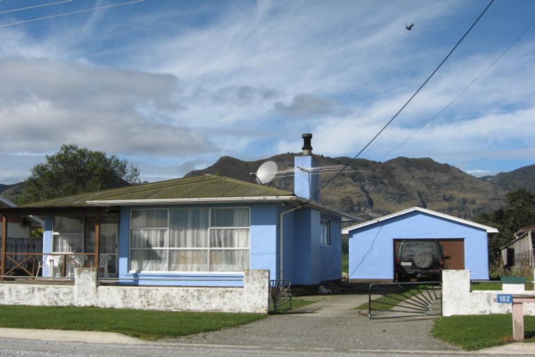 Photo of property in 182 Abel Tasman Drive, Takaka, 7183