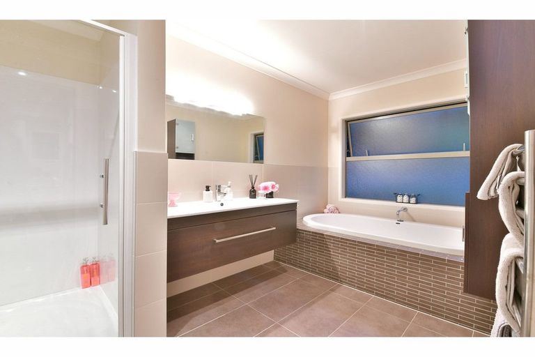 Photo of property in 92b Scott Road, Stanmore Bay, Whangaparaoa, 0932