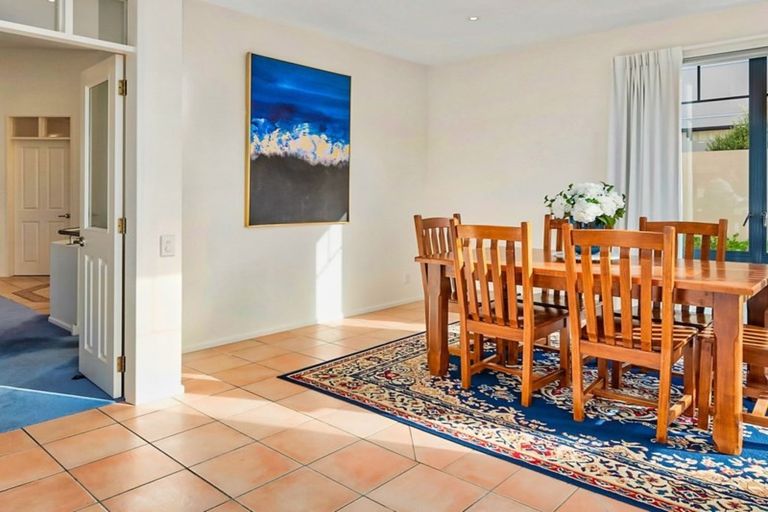 Photo of property in 21 Derry Hill, Churton Park, Wellington, 6037