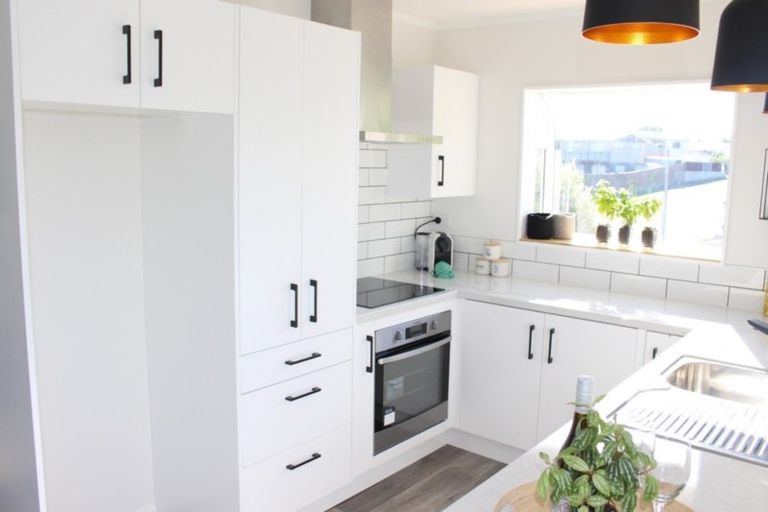 Photo of property in 108 Tamatea Road, Taupo, 3330