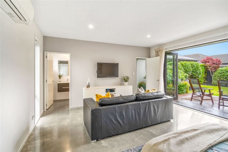 Photo of property in 17 Parkside Crescent, Northwood, Christchurch, 8051